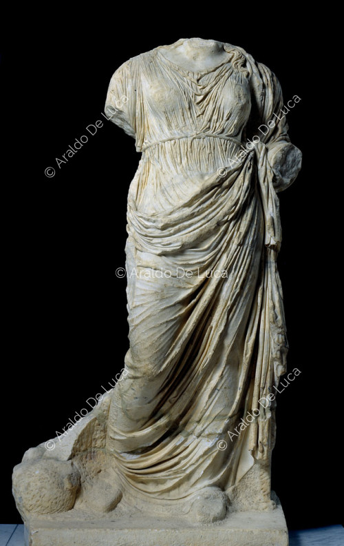Estatua en marmol de Ceres