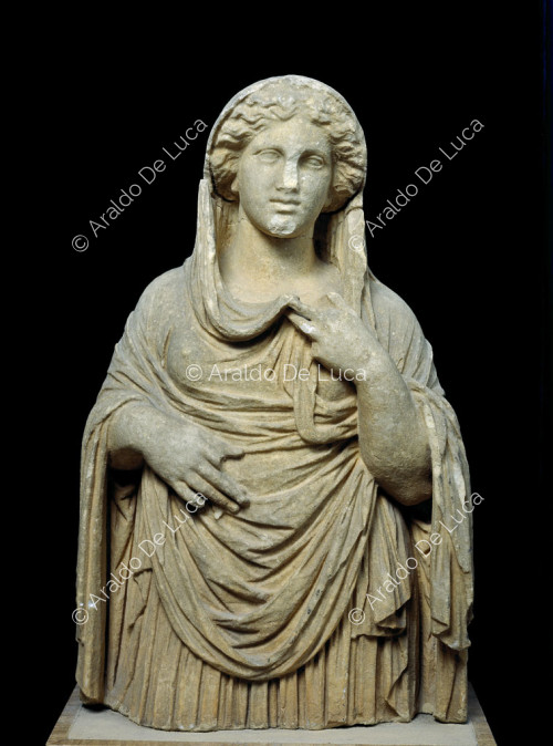 Estatua de la diosa Persefone