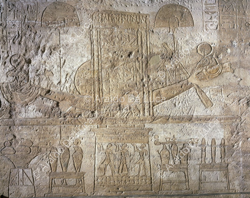 Tempel von Ramses II. Das Heiligtum mit den Statuen der Götter Ptah, Amun, Ramses II. und Ra-Harakhte