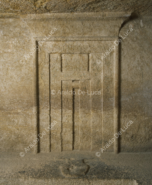 Fausse porte du mastaba de Qar