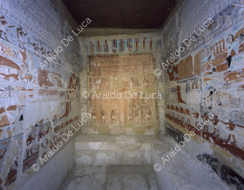 Mit Reliefs und Hieroglyphen verzierte Kapelle