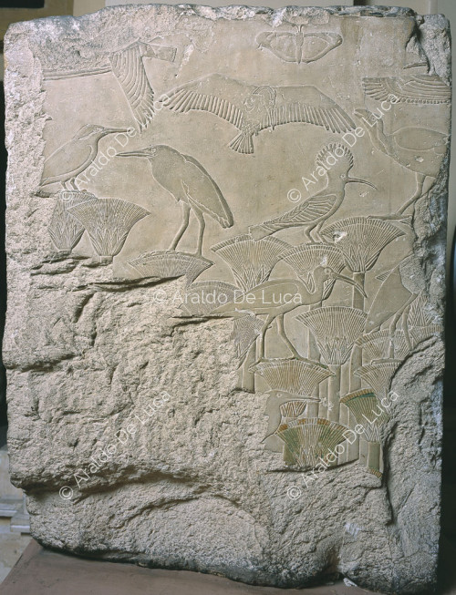 Relief mit Vögeln und Papyrus