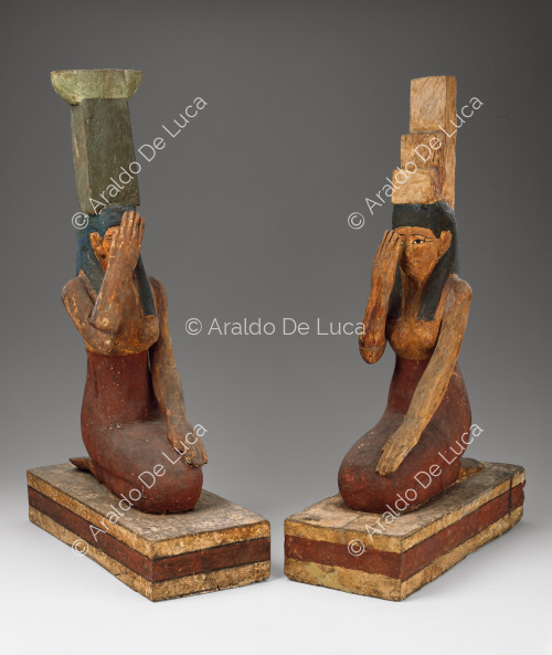 Statuette in legno di Neftis e Iside