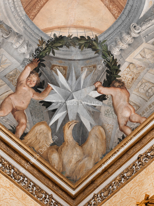 Estrella Altieri heráldica en una corona vegetal sustentada por amorcillos y águila - La Apoteosis de Romulus, particular