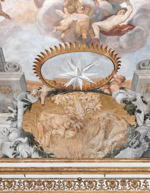 Estrella heráldica Altieri en la corona de oro encima al medallón con Rómulo y Remo amamantados por la loba y el Tíber - La Apoteosis de Romulus, particular