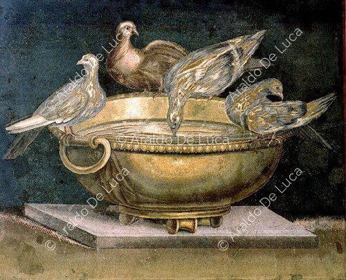 Mosaik mit Tauben, die eine Vase gießen