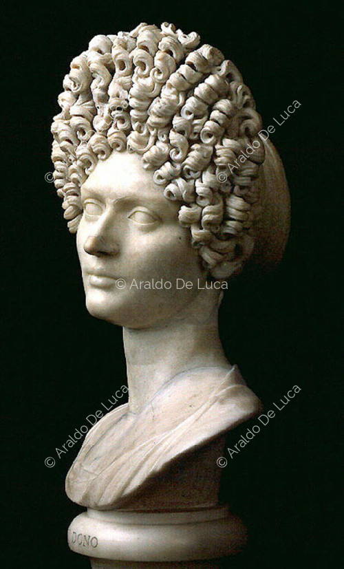 Busto ritratto femminile di età  Flavia
