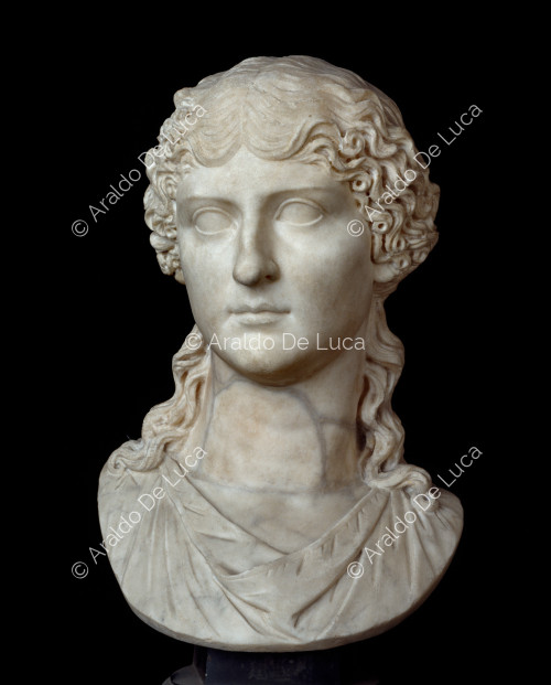 Retrato busto de Agripina Mayor