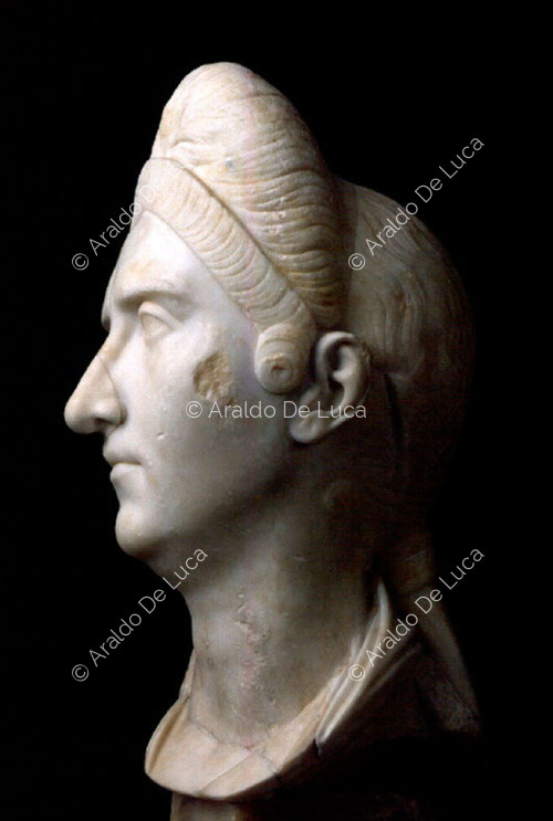 Retrato busto de Plotina