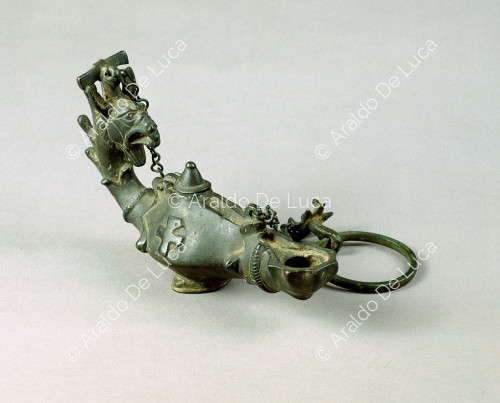 Christian oil lamp with griffin-headed handle