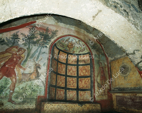 Niche with fountain and birds