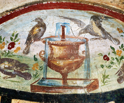 Fontaine avec oiseaux