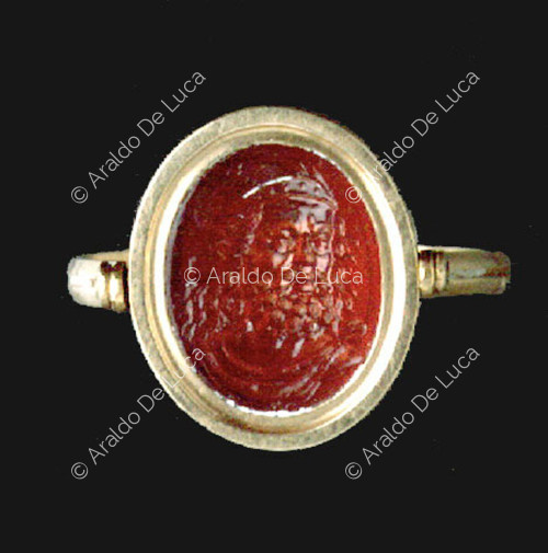 Male bust ring