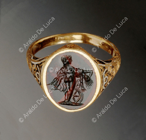 Ring with Hercules in the act of grasping Deianira