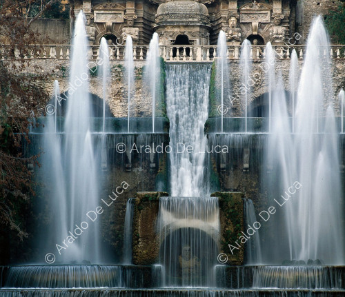 Orgelbrunnen und Wasserfall