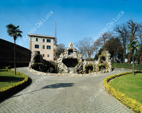 Fontana dell'Aquila o dello Scoglio