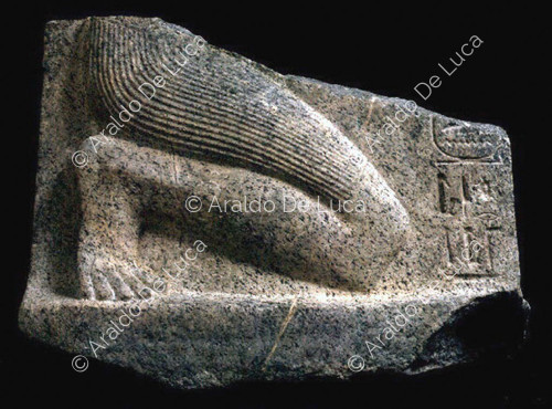 Fragment einer Statuette von Pharao Ramses II.