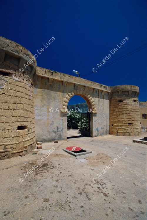 Fortaleza, ingreso al área arqueológica y museo