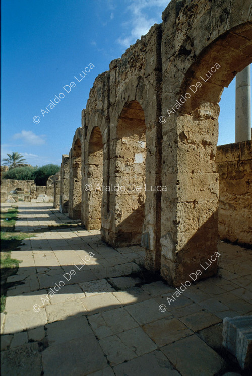 Korridor mit Säulengang