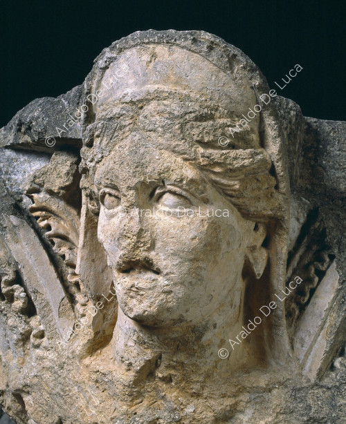 Kapitell mit Kopf der Minerva