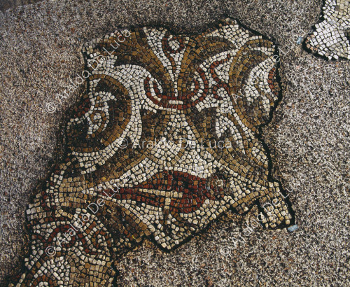 Fragment de mosaïque avec oiseau