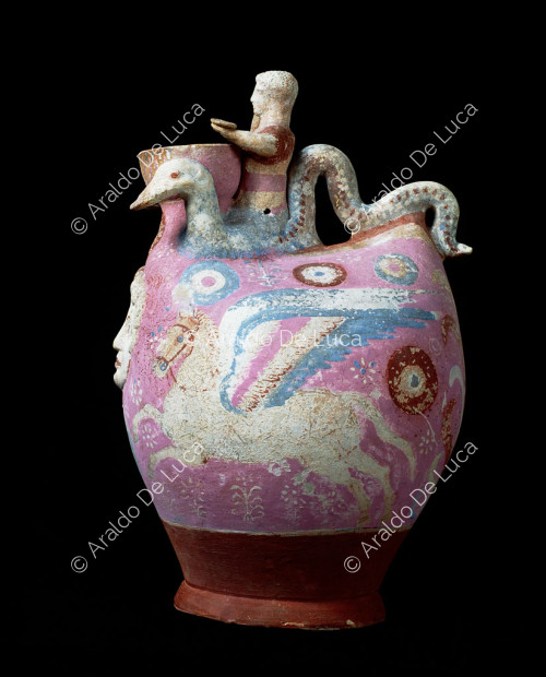 Vase mit polychromem Dekor
