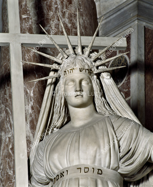 Monumento a Clemente XIII Rezzonico. Particolare della Religione