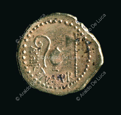 Lithuo, pitcher and axe, Aureus of Caesar