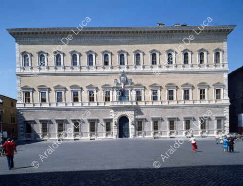Palazzo Farnese. Facciata
