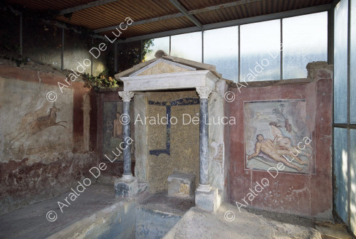 Casa di Loreio Tiburtino o Octavius Quartius. Edicola distila