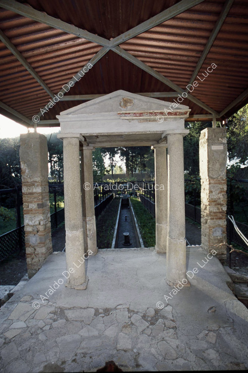 Casa di Loreio Tiburtino o Octavius Quartius. Tempio tetrastilo