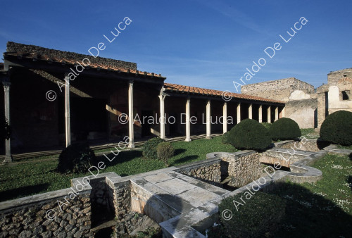 Haus von Julia Felix. Peristyl und Euripus
