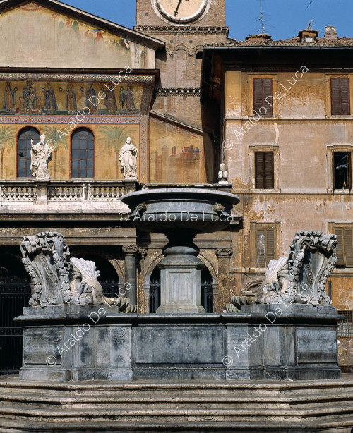 Brunnen auf der Piazza Santa Maria in Trastevere