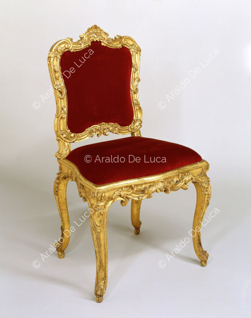 Chair sculpted, carved and gilded

