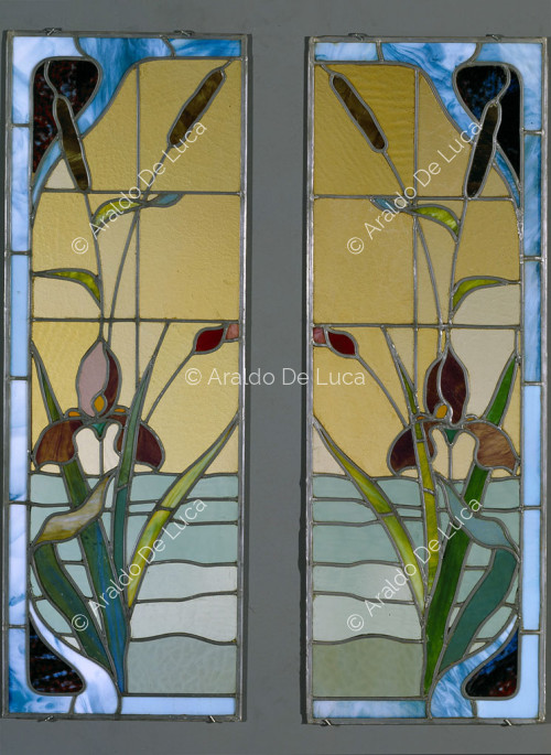 Buntglasfenster mit Blumen