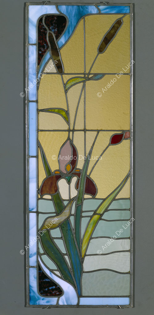 Buntglasfenster mit Blumen