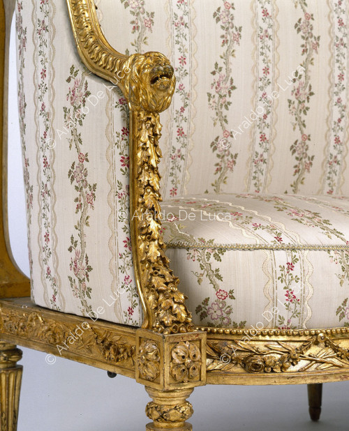 Sofa. Detail der vergoldeten Bronzeverzierungen