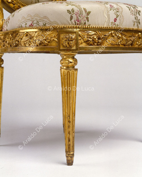 Stuhl. Detail der vergoldeten Bronzeverzierungen