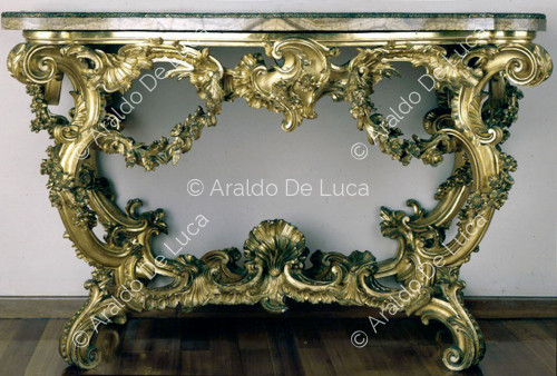 Gilded three-curved console table with alabaster top