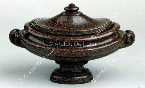 Porphyry vase with lid