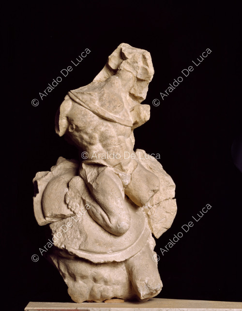 Frammento di metopa con busto maschile