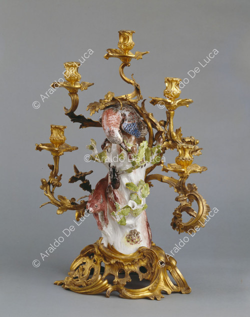 Candeliere di porcellana con base in bronzo
