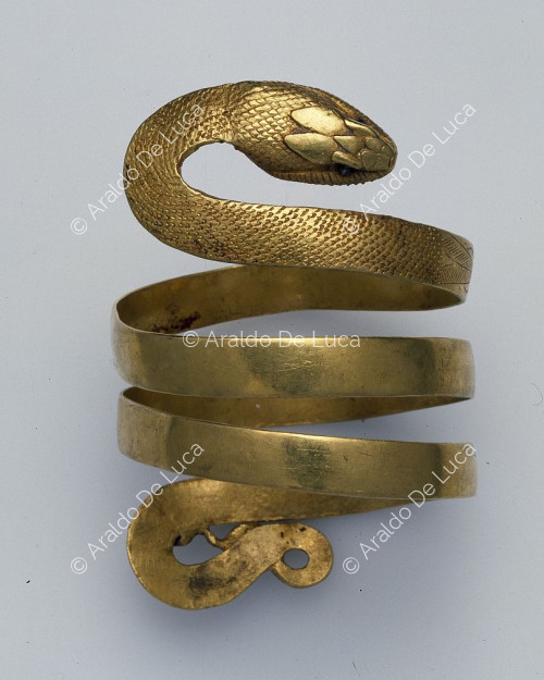 Snake head spiral bracelet