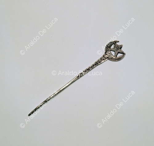 Hair pin with star and crescent motif