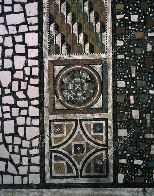 Mosaik-Bodenfliesen