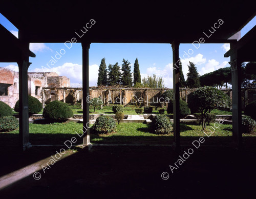 House of Julia Felix. Peristyle and garden