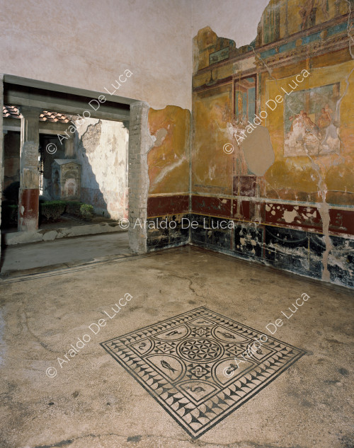 Casa del Poeta Tragico. Oecus con affreschi in IV stile