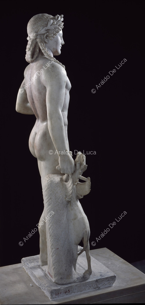 Statue d'Apollon en marbre