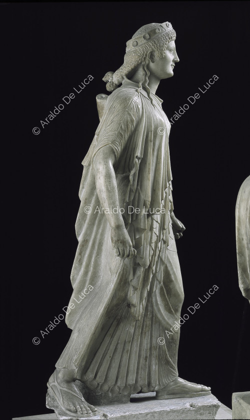 Marmorstatue der Artemis