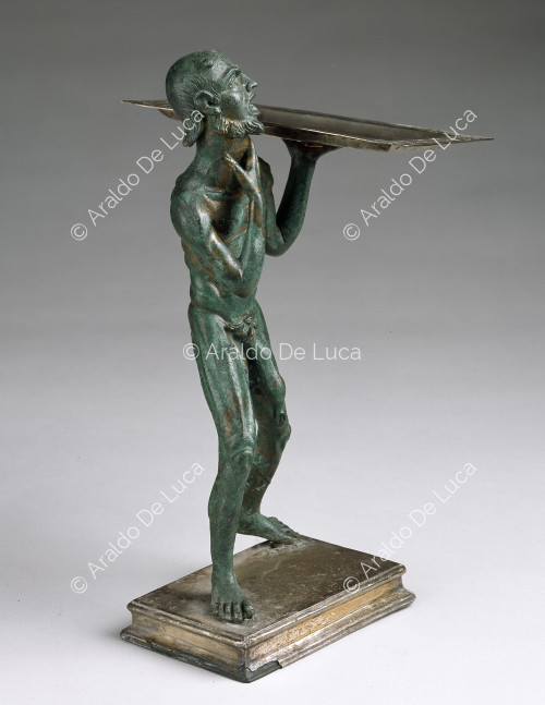 Statuetta in bronzo di placentario